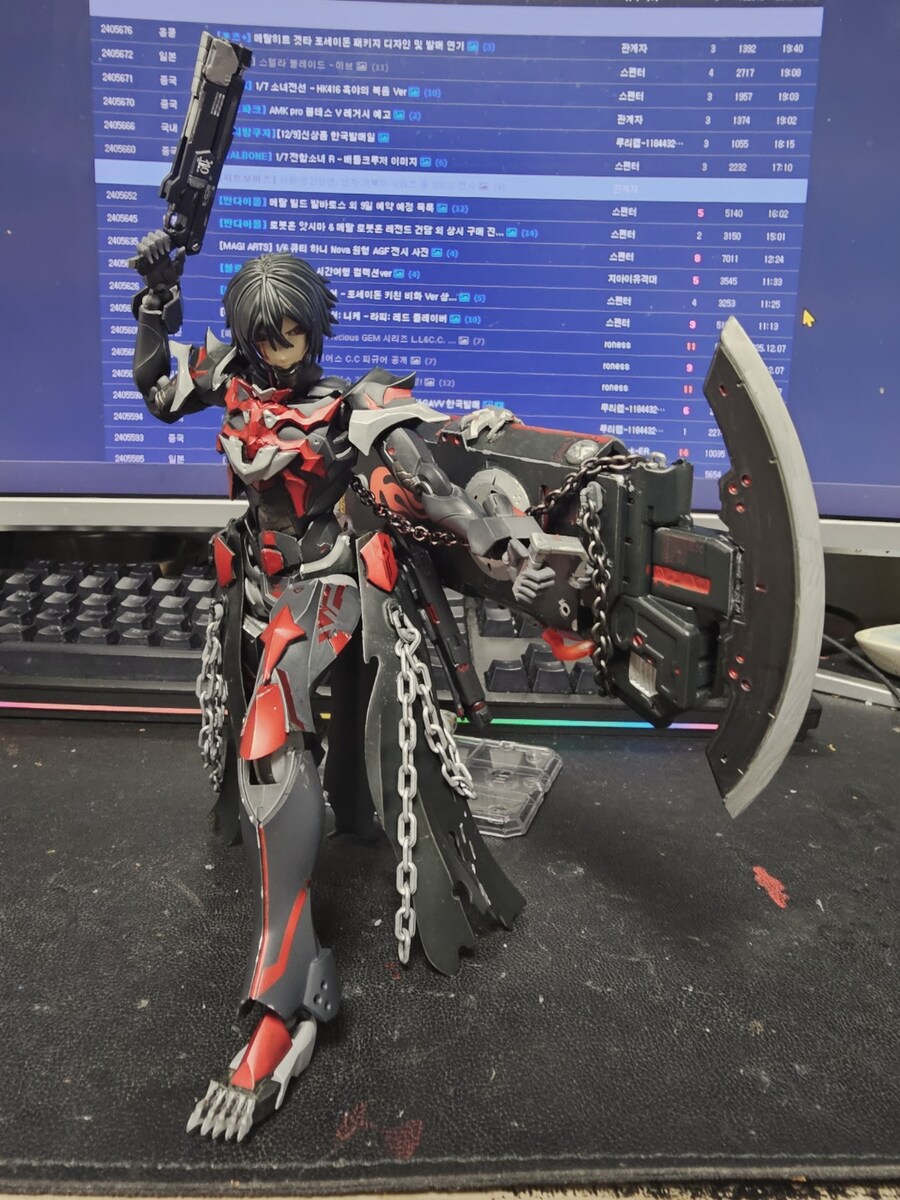 드디어 이 정크무기를 들려줄 친구를 만들었습니다._11.jpg