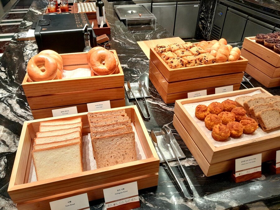 새롭게 떠오르는 호텔 뷔페의 강자_22.jpg