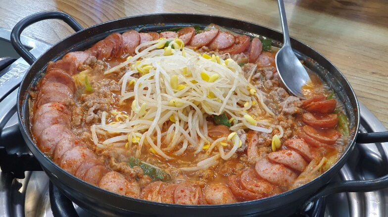 호불호 심하게 갈린다는 부대찌개 재료_1.png