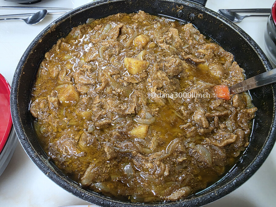 직장에서 3천원씩 걷어서 해먹는 점심 카레 김치수육_6.jpg
