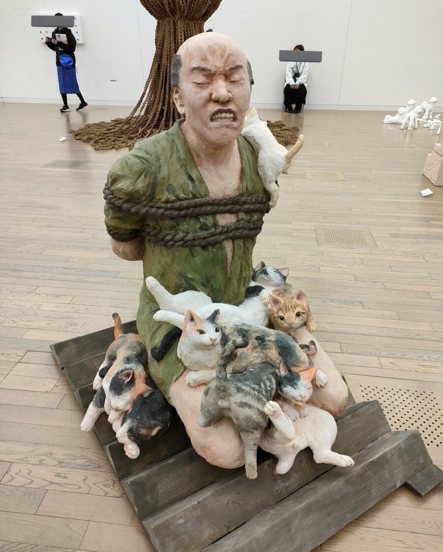 극혐)매우 잔인한 고문을 묘사한 조형물.jpg_1.jpg