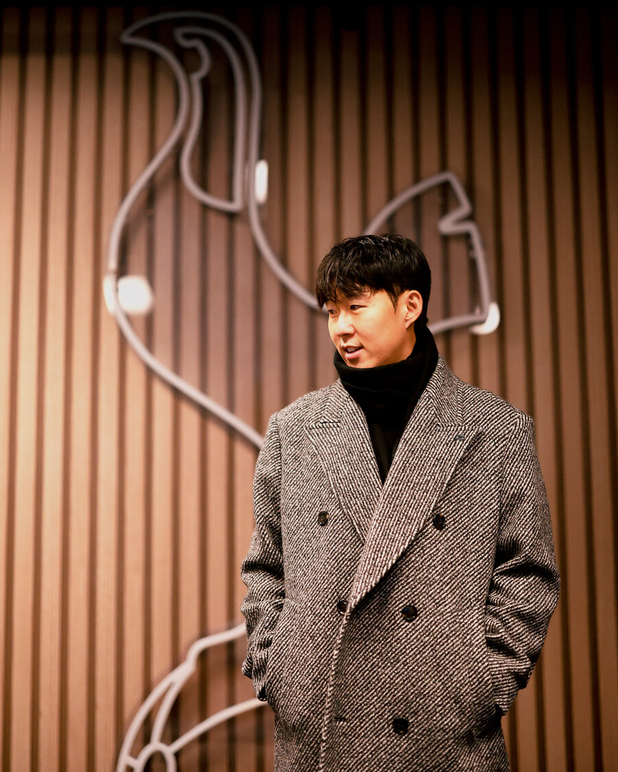 환상 벽화에 손흥민도 함박 웃음, 영국의 심장 런던에 태극기가 '쾅'_2.jpg