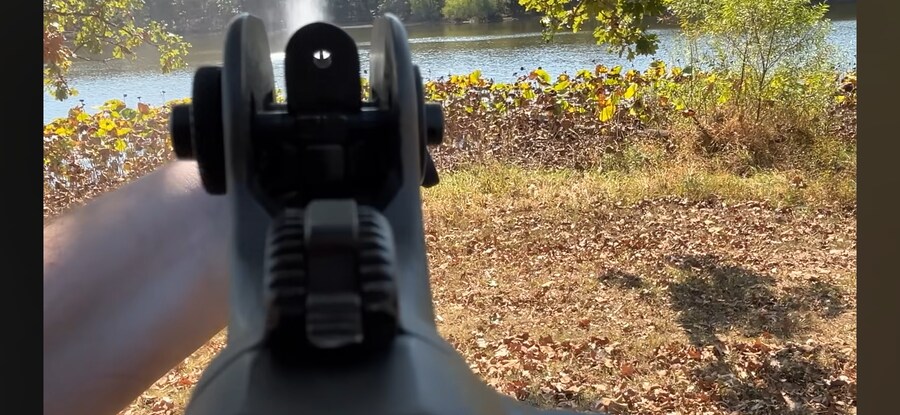 외국 유튜브 영상인데 수상하게 한국인들이 많이 들어온 이유.jpg_2.jpg