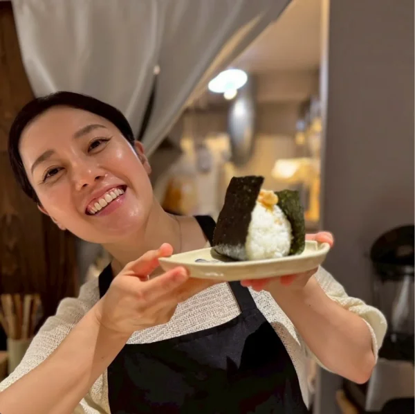 정말이지 이런 아줌마가 뭐가 좋다고..._2.webp