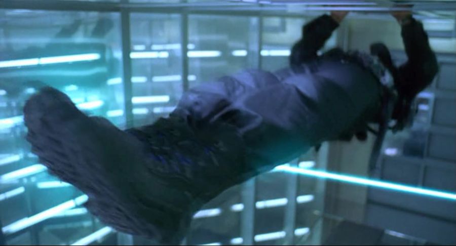 영화속 레이저를 피해라_2.jpg