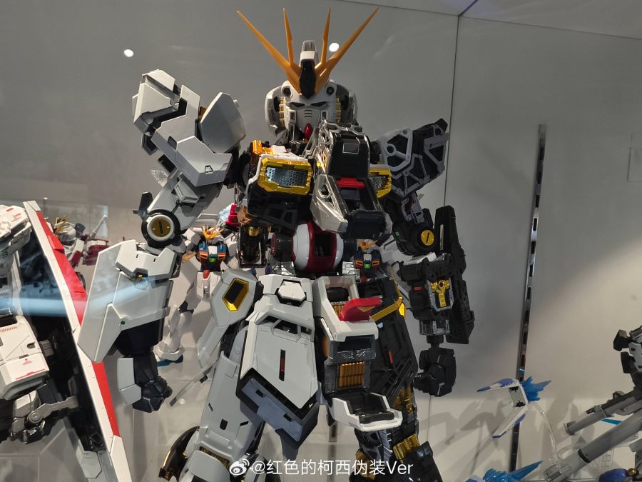 PG 언리쉬드 뉴 건담 프레임 노출 + 해치 오픈 사진_2.jpg