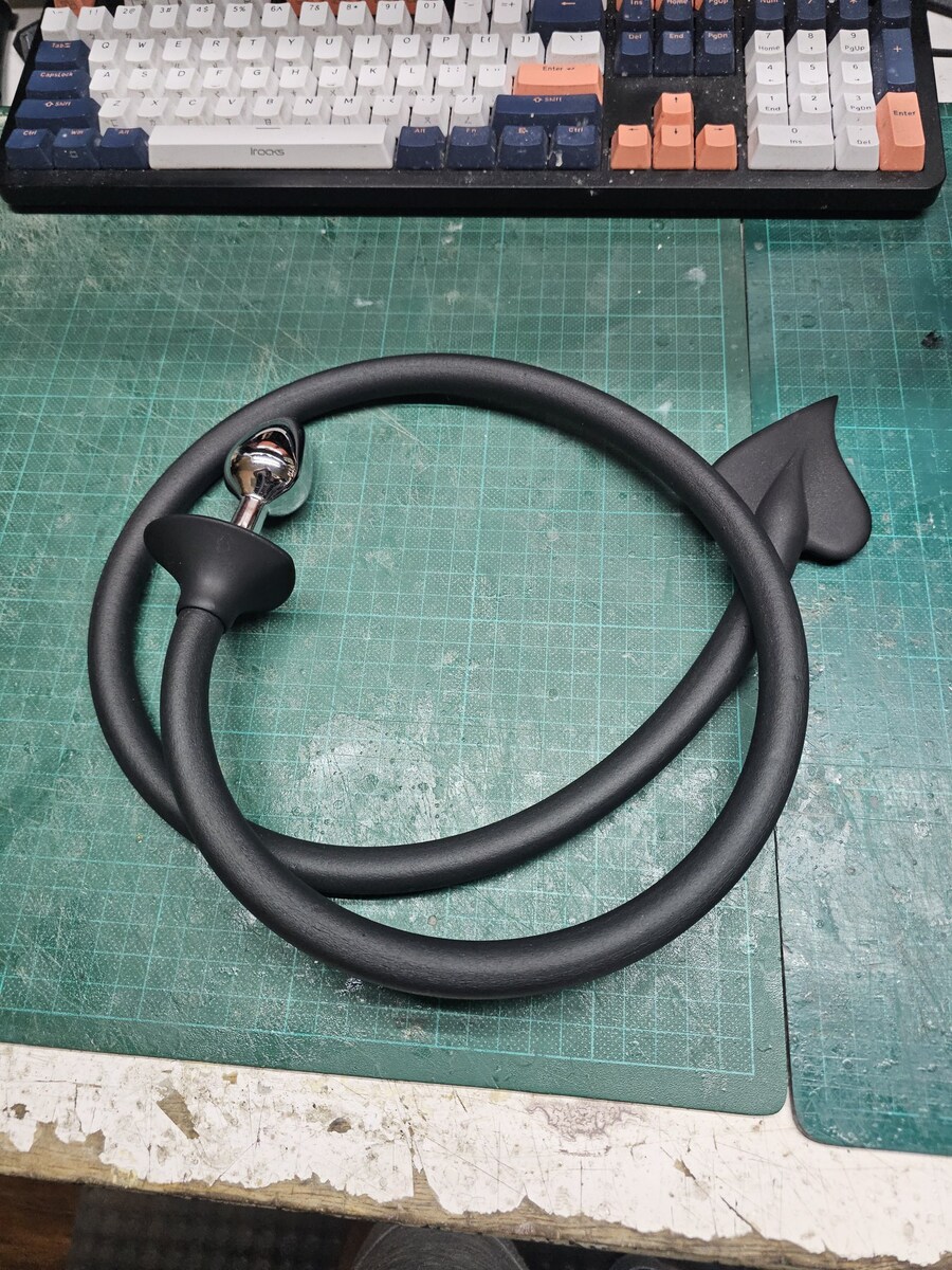 사람용 악세서리 만들었다는 사람_1.png