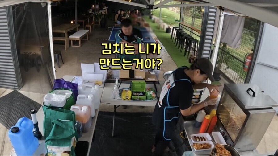 ??? : 김치 전용 냉장고가 있다고? 농담이지?_1.jpg