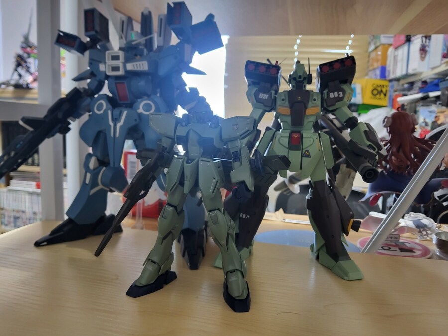 같은 스케일(MG) 프라 차이.._1.jpg