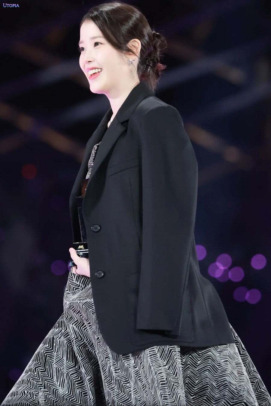2025.12.06 AAA 2025 아이유 시상식(Utopia)_17.jpg