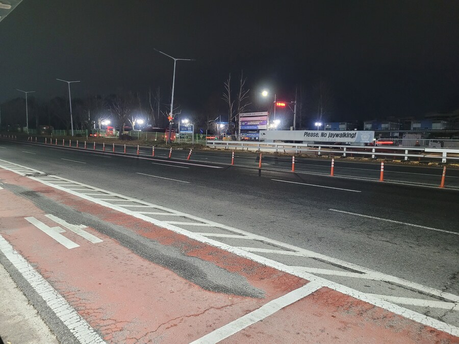 주말출근하는 회사노예들 왜그러고삼? ㅋㅋㅋ 주말인데 나가네 ㅉㅉ_1.jpg