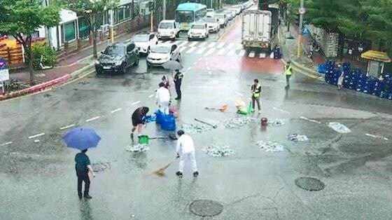 도로에 맥주병 와르르_2.jpg