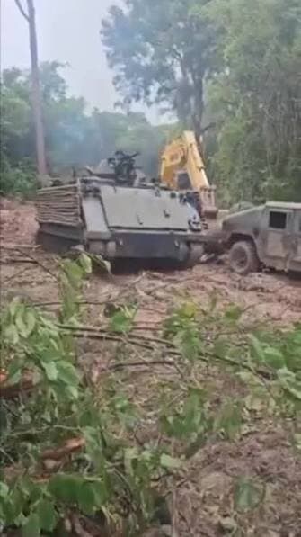 태국군이 장갑차에 나무장갑 두르는 이유_2.jpg