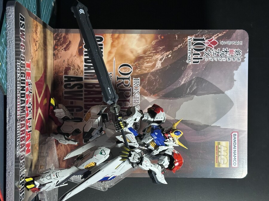 MG 발바토스 루푸스 + led + 아크릴스탠드_3.jpg