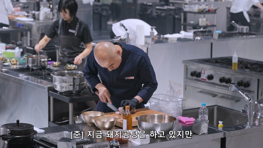 스님이 돼지국밥집 사장님을 대결상대로 고른 이유.jpg_11.jpg