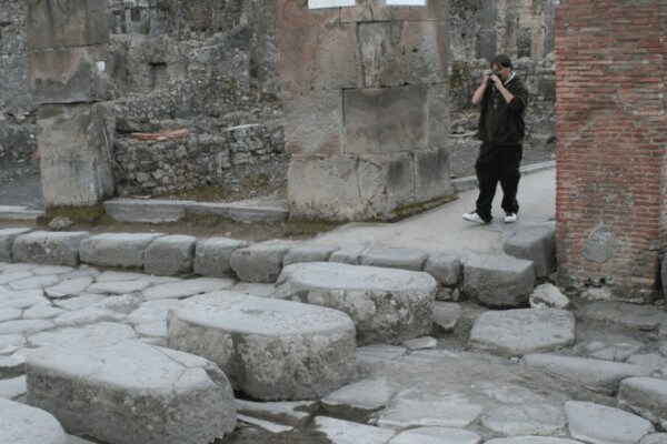 마차와 부딪치는 사고가 났는데 경상인 건 고증오류일까?_2.png