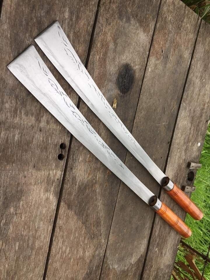 이런 무기는 야구 배트처럼 끝 부분이 가장 절단력 높나_3.jpg