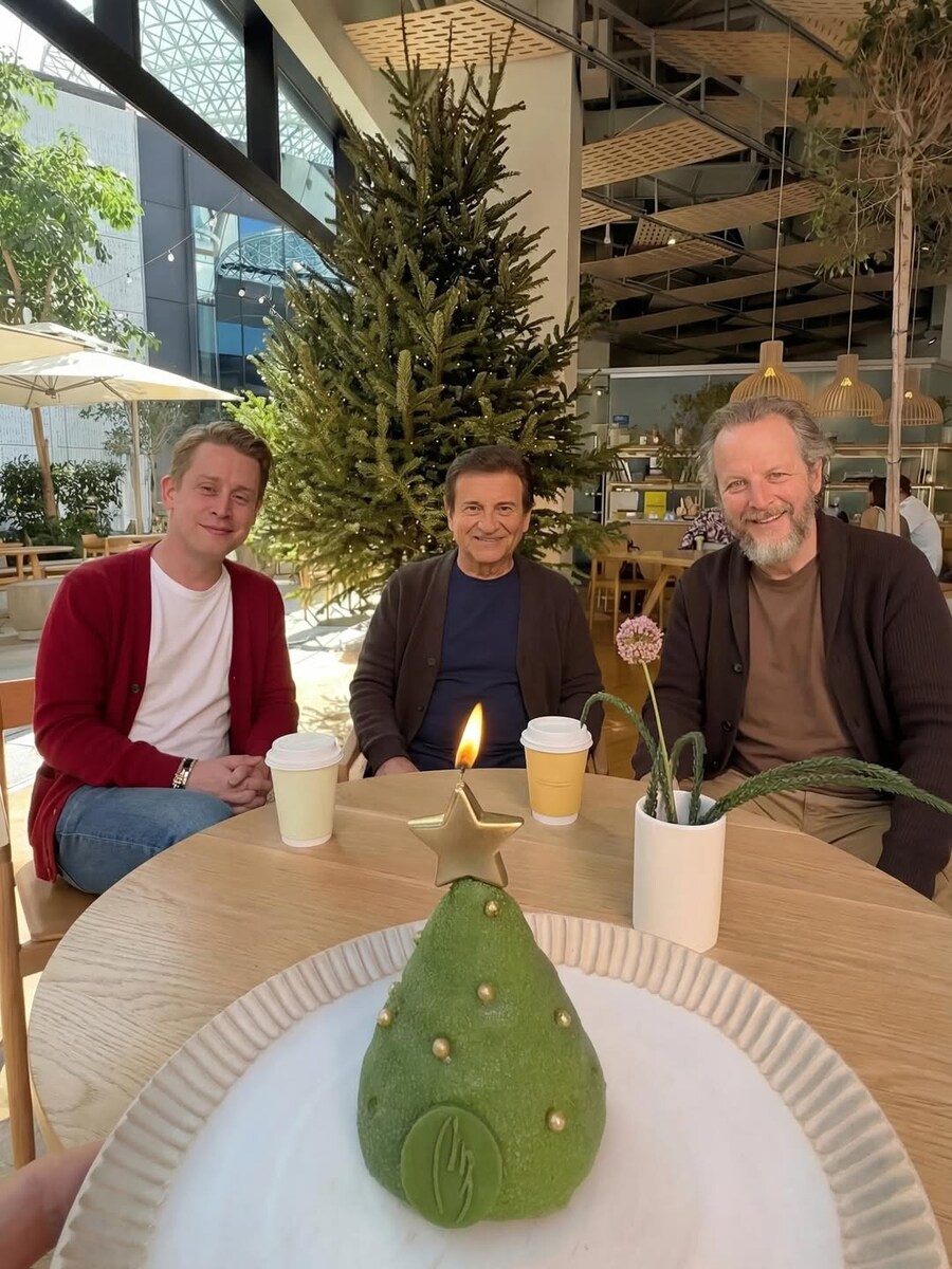 도둑 아저씨들과 만난 맥컬리 컬킨..._5.jpg