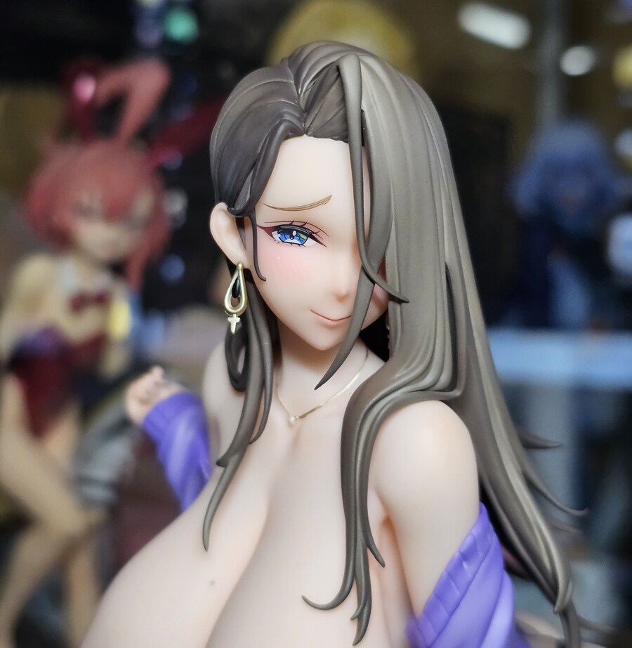 동탄에 대항하는 일본 유부녀 피규어_11.jpg