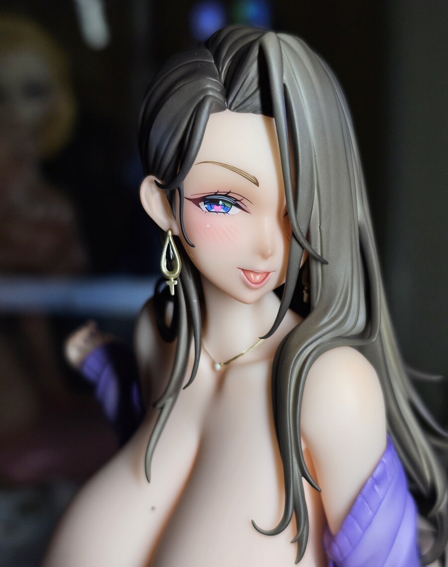 동탄에 대항하는 일본 유부녀 피규어_10.jpg