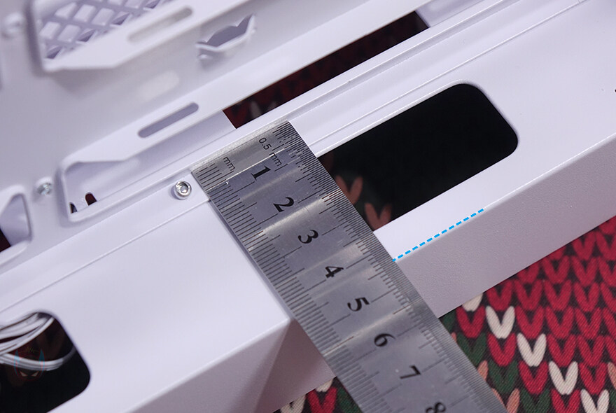 전형적인 미들타워에 컴퓨터 어항케이스 특성을 담았다!MONTECH HS02 PRO_47.jpg