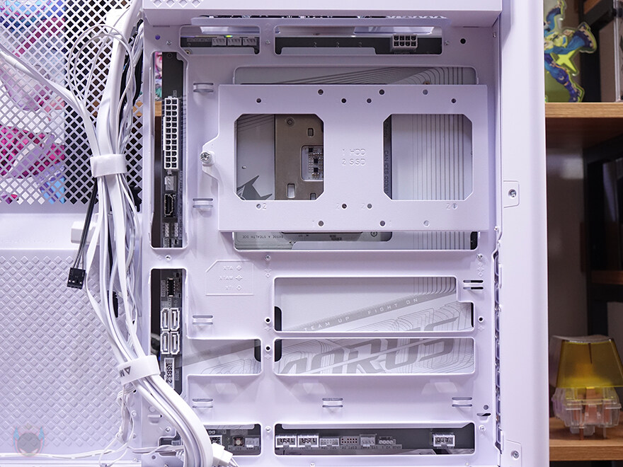 전형적인 미들타워에 컴퓨터 어항케이스 특성을 담았다!MONTECH HS02 PRO_49.jpg