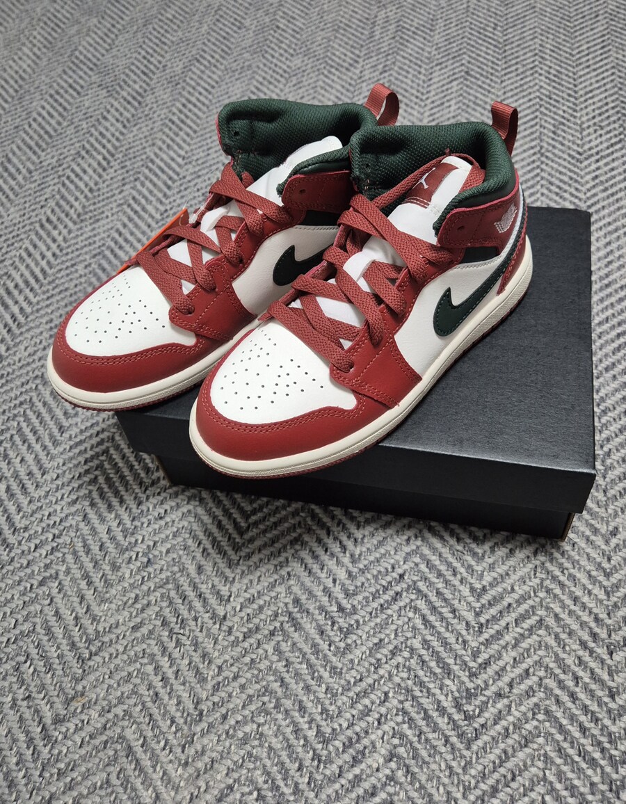 나이키 조던1 미드(PS)_3.jpg