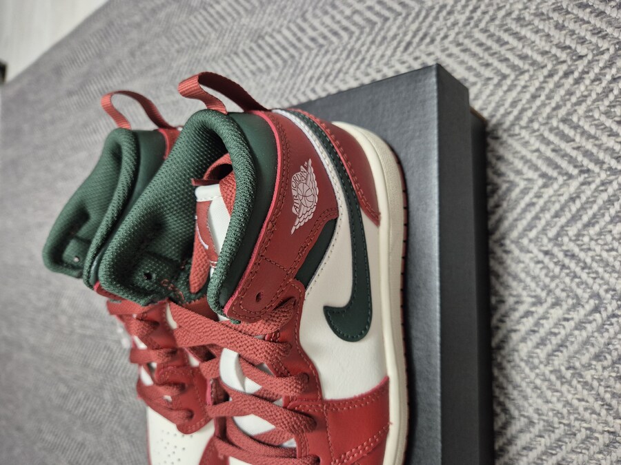 나이키 조던1 미드(PS)_4.jpg