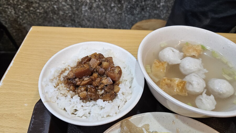 [대만]타이난 투어중 먹은 것들(굴전, 떠우화, 흑당버블티등)_10.jpg