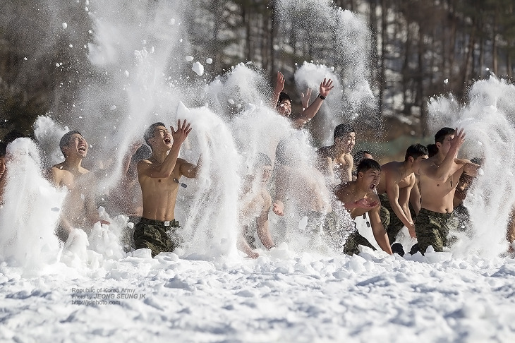 혹한기의 계절이 온 군인들_1.jpg