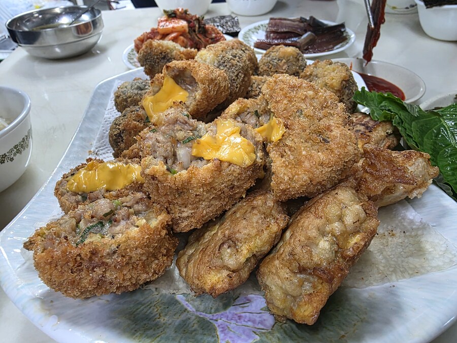 직장에서 3천원씩 걷어서 해먹는 점심 표고버섯후라이 동그랑땡+과메기_14.jpg