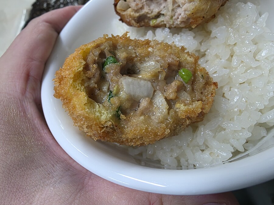 직장에서 3천원씩 걷어서 해먹는 점심 표고버섯후라이 동그랑땡+과메기_15.jpg