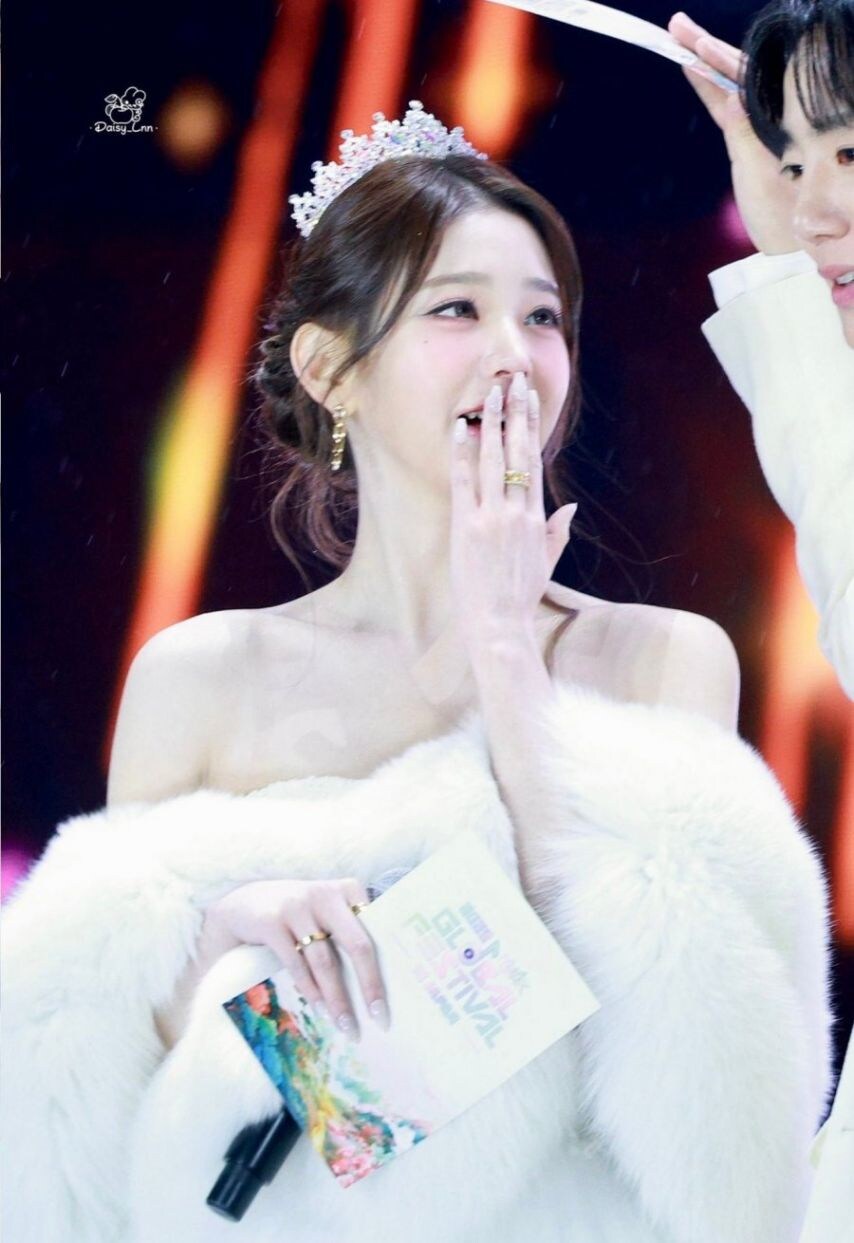 아이브 장원영_2.jpg