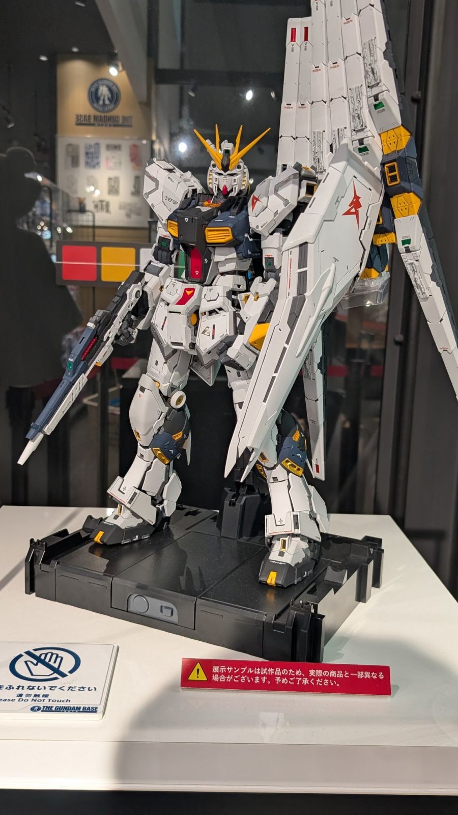 PG 언리쉬드 뉴 건담 도쿄점 신규 전시 사진_2.jpg