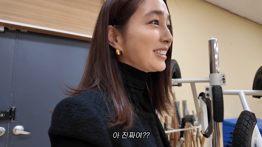 오랜만에 모교에 놀러간 이민정과 황제성_20.png