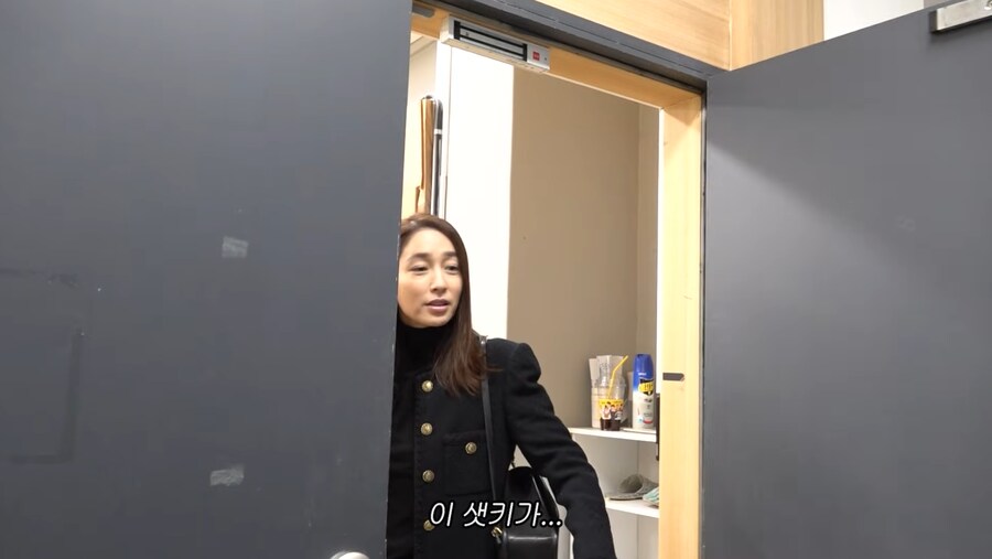 오랜만에 모교에 놀러간 이민정과 황제성_26.png