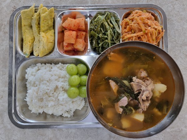 급식메뉴에서 은근 맛있는거_1.jpg