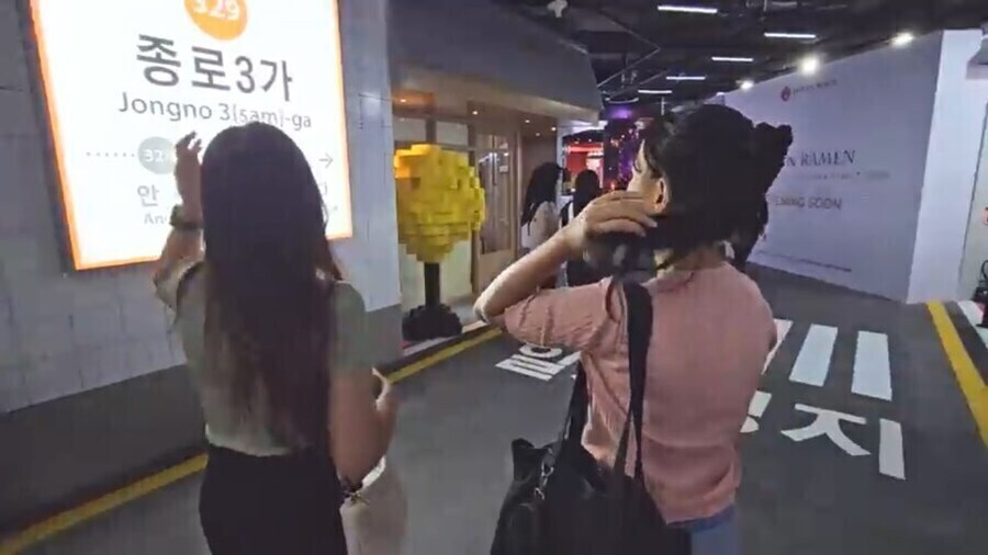 한국거리 고증 재현에 진심이었던 인도네시아 쇼핑몰_5.jpg