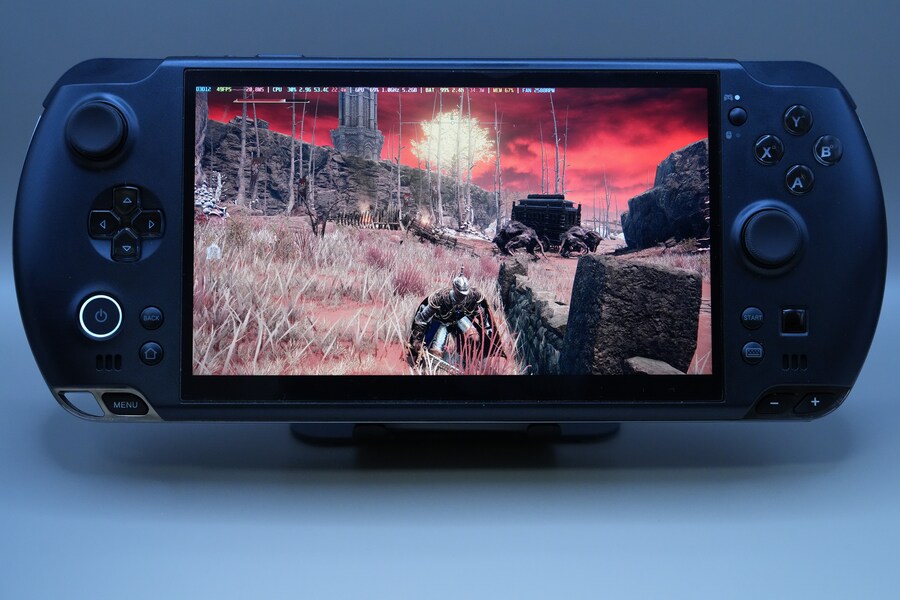 PSP를 닮은 GPD의 최신 UMPC GPD Win5_9.jpg