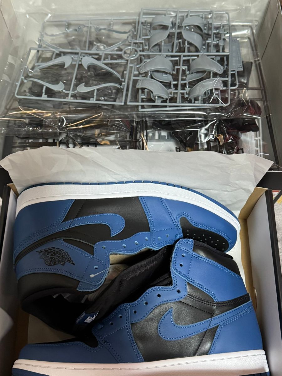 반다이 X 나이키 NIKE AIR JORDAN 1 박스 개봉 사진_6.jpg