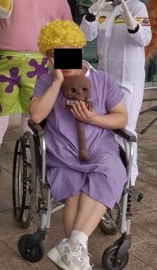 서코 토요일 스폰지밥 코스프레_7.jpg