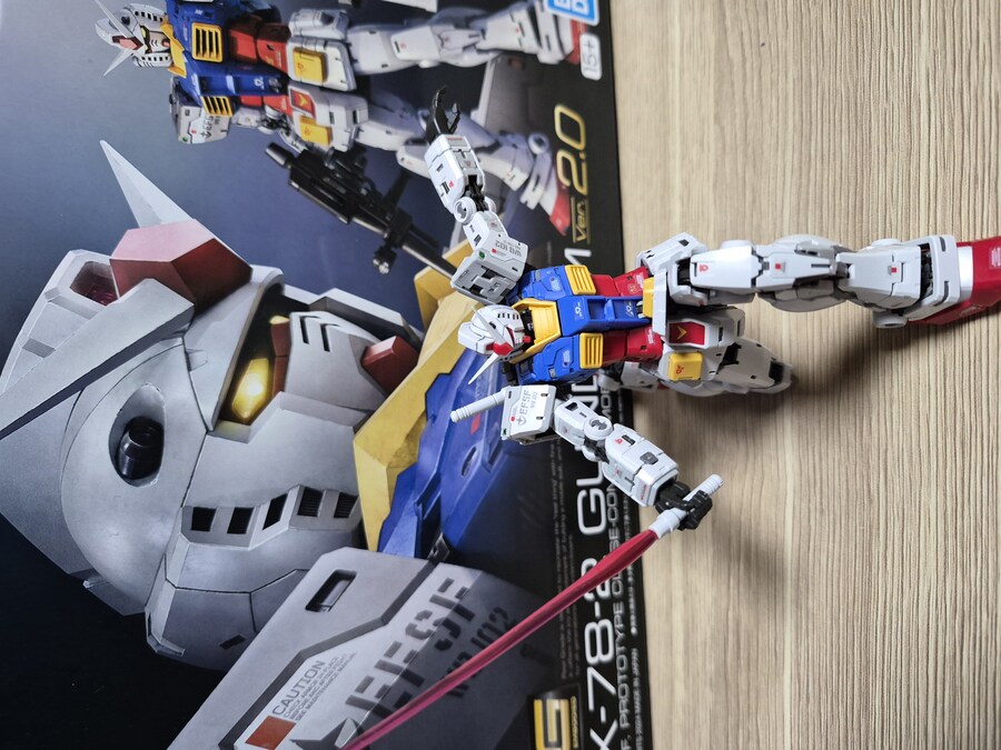 주말에 RG퍼스트 2.0만들어 보았습니다_2.jpg