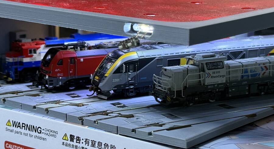 책상위 작은 기관차고...._7.jpg