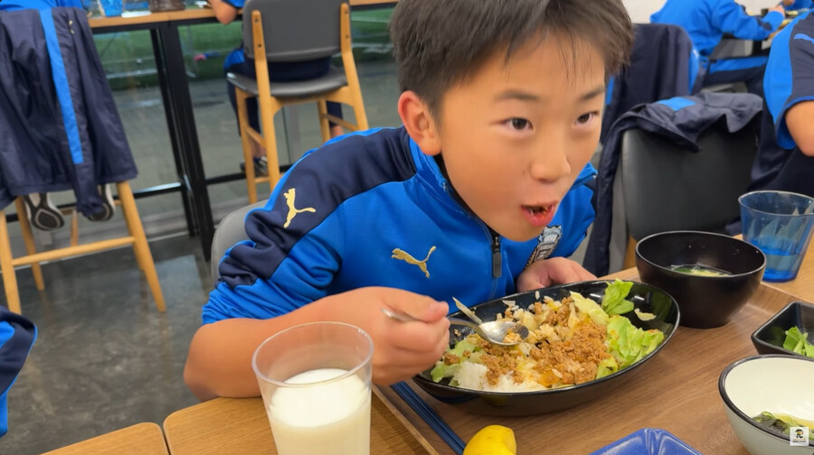 카와사키 프론탈레의 유스 식사 환경_69.jpg