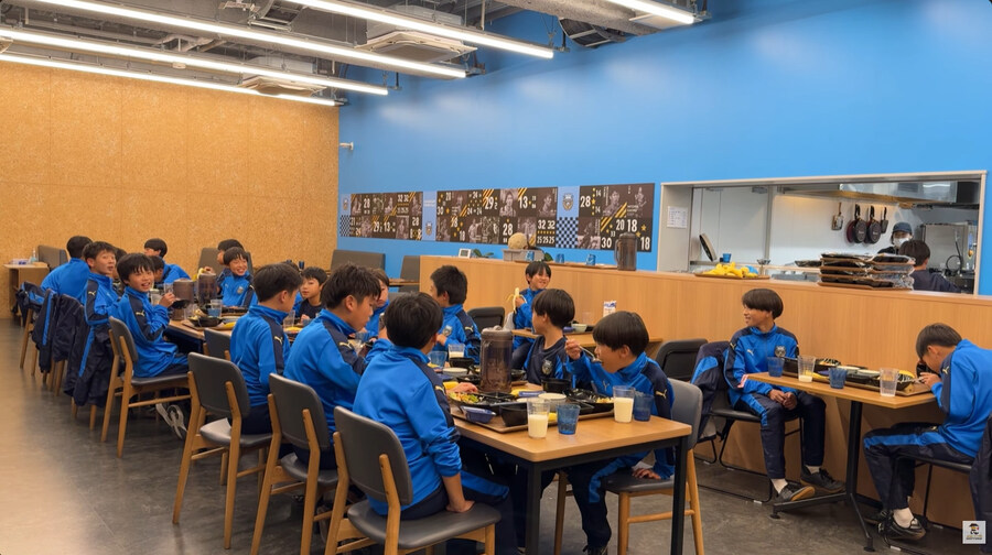 카와사키 프론탈레의 유스 식사 환경_70.jpg