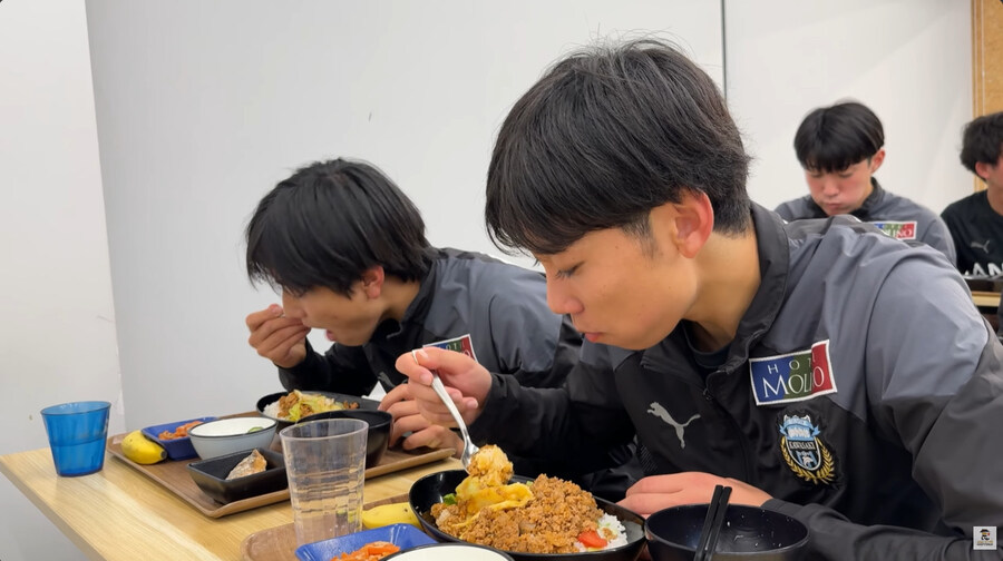 카와사키 프론탈레의 유스 식사 환경_126.jpg