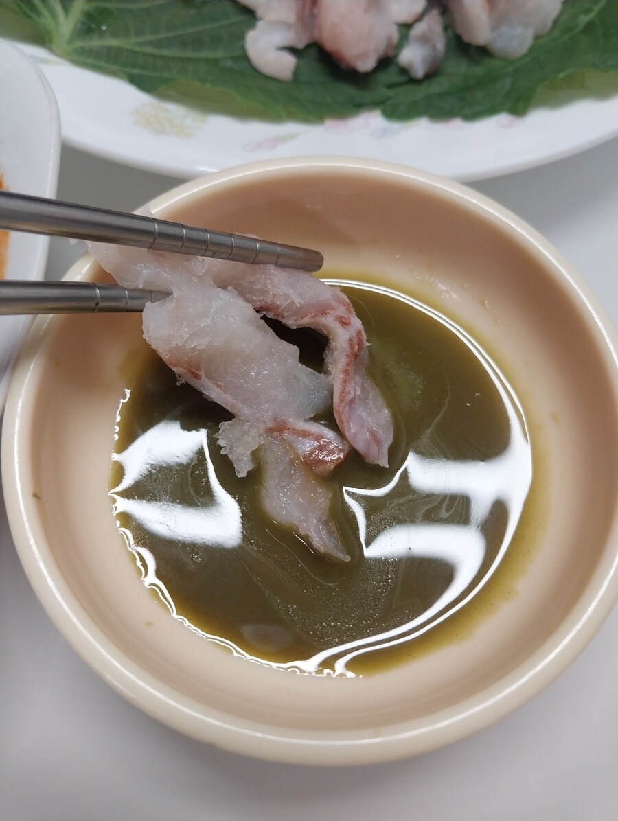 요즘 끝물~제철 밀치회_9.jpg