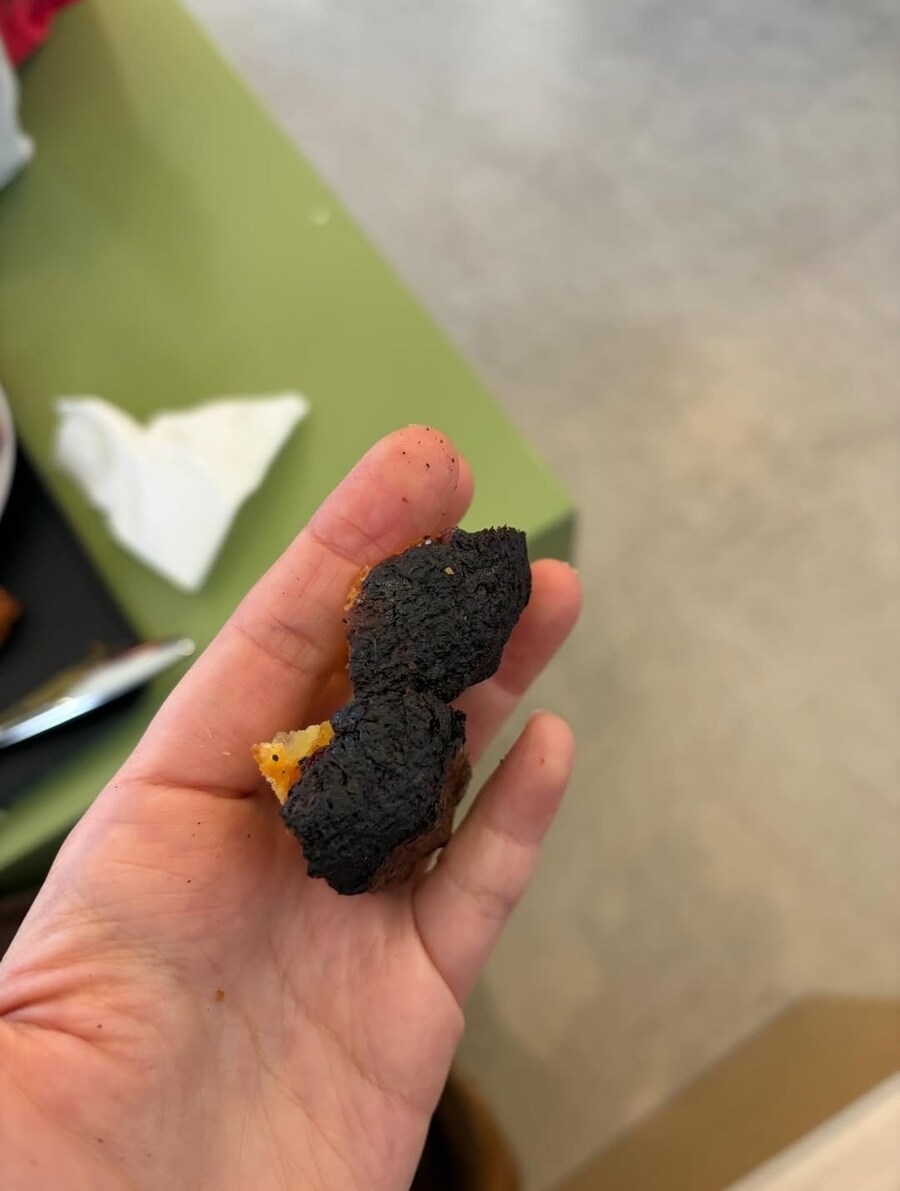 다 타버린 까눌레가 정상이라는 카페_7.jpg