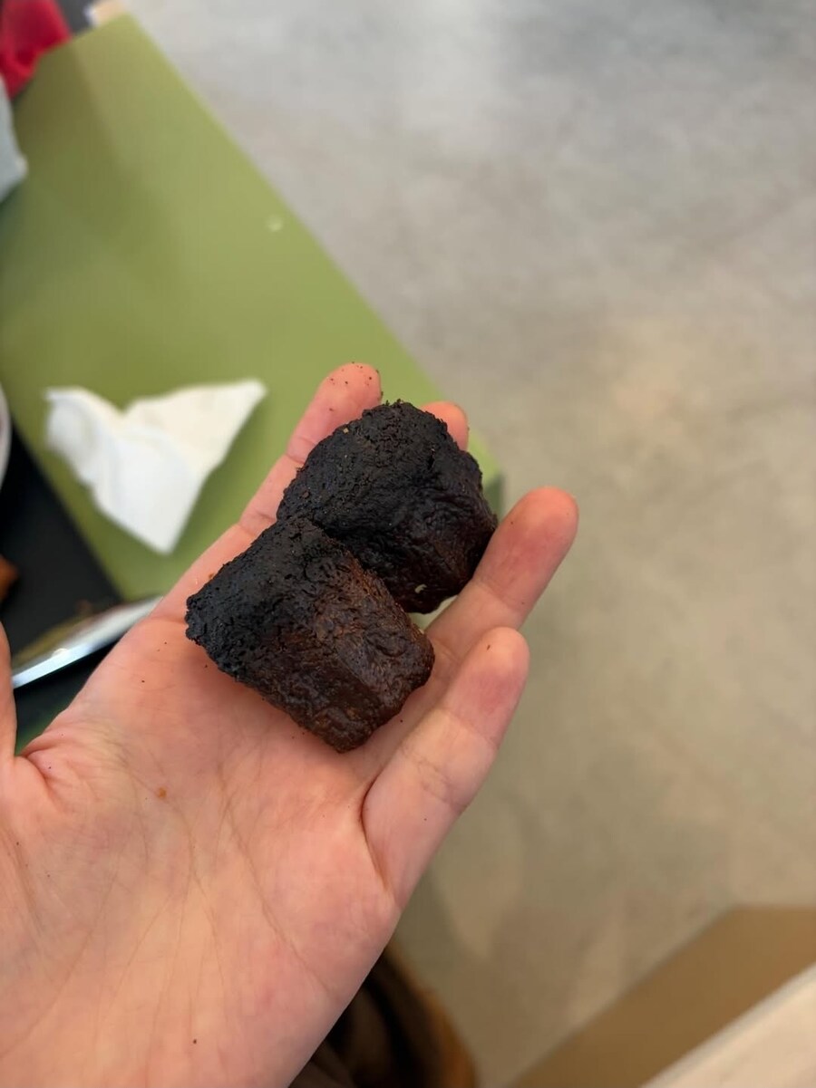 다 타버린 까눌레가 정상이라는 카페_6.jpg