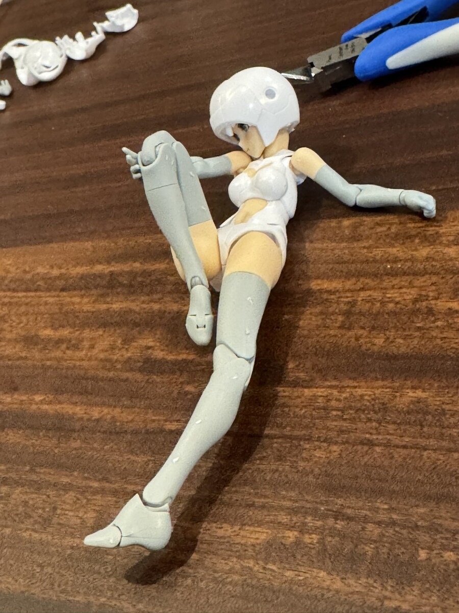 [코토부키야] 메가미 디바이스 B1R-M 섀시 키트. 가토 쇼지씨 소감_2.jpg